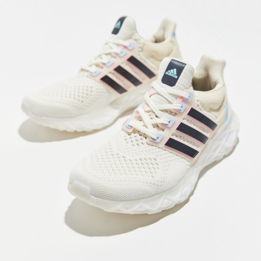 Adidas Ultraboost DNA web sneaker